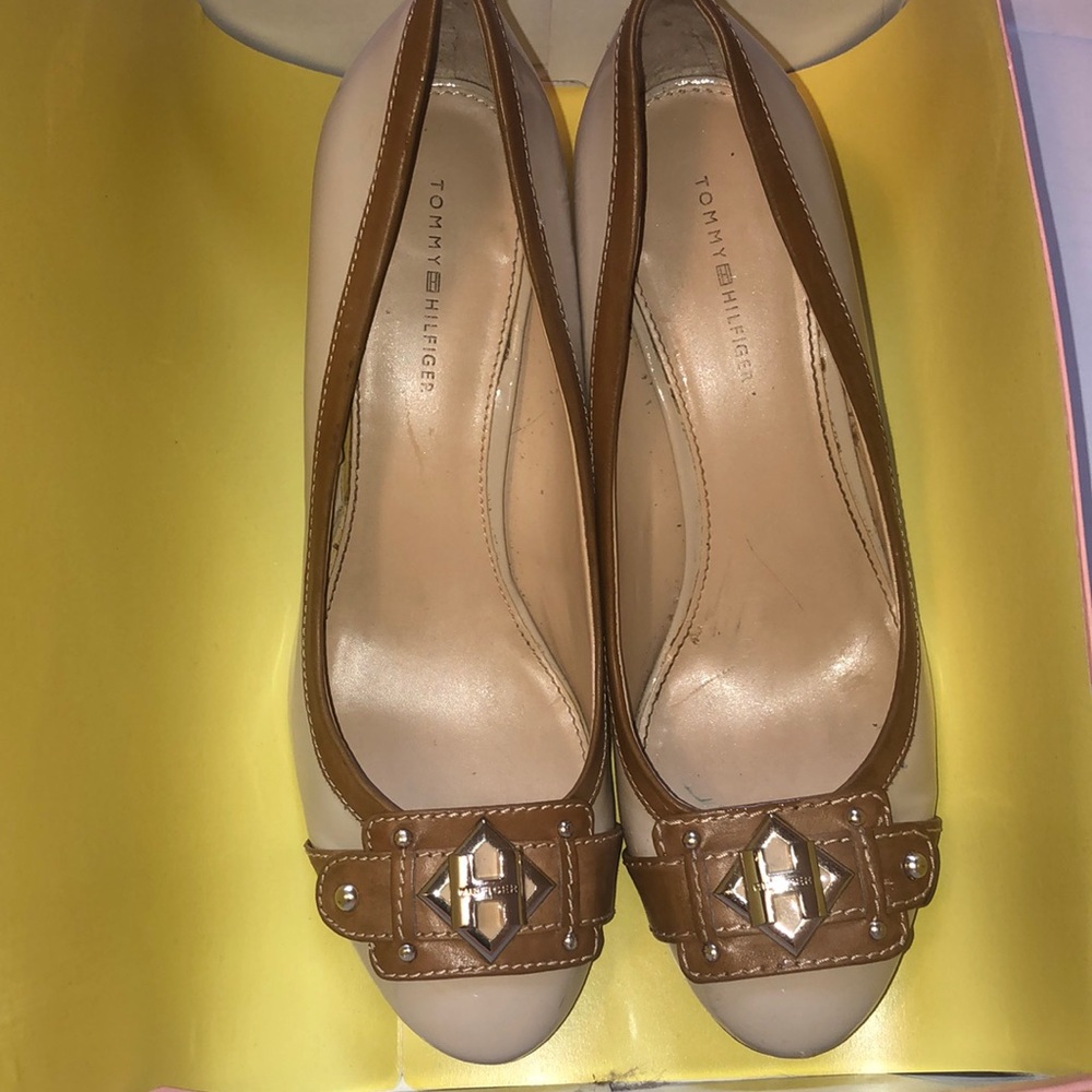 Tommy Hilfiger’s nude pair of heels